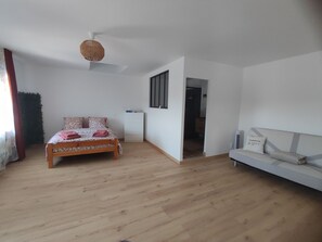 1 bedroom, WiFi, bed sheets