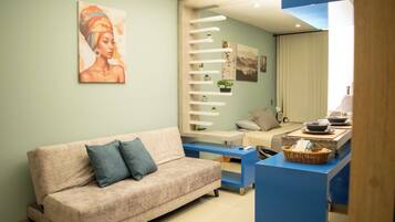 Classic Apartment, Courtyard View | Free WiFi