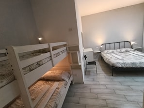 1 chambre, fer et planche à repasser, Wi-Fi, draps fournis