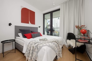 3 bedrooms, desk, iron/ironing board, WiFi