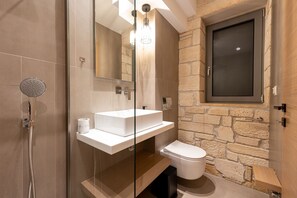 Villa (2 Bedrooms) | Badezimmer | Dusche