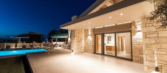 Terra Petra Luxury Villas - Luna Villa