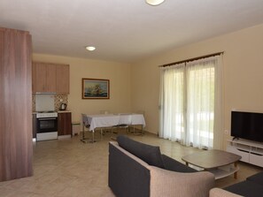 Interior - Pery's Maisonette by Rentalspro (Kassandra)