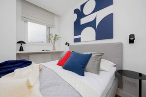 2 bedrooms, desk, iron/ironing board, travel crib