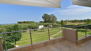 Interior - Villa Iris 1by Rentalspro (Nea Propontida)