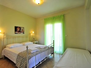Interior - Fotinia Beach House by Rentalspro 1st Floor (Nea Propontida)
