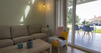 Topos Maisonette Right by Rentalspro
