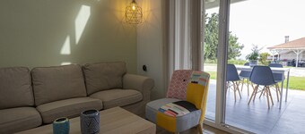 Topos Maisonette Right by Rentalspro