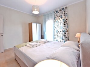 Interior - Fotinia Beach House Ground Floor by Rentalspro (Nea Propontida)