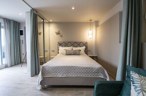 Interior - Marianthi Seaview Loft by Rentalspro (Nea Propontida)