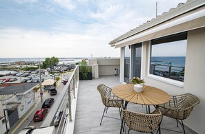 Interior - Marianthi Seaview Loft by Rentalspro (Nea Propontida)