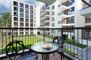 Outdoor dining - Krochmalna 54 Warsaw | Apartment in the City Centre | Apartment for 4 People (Warszawa)