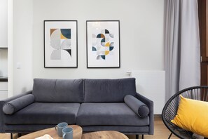 TV - Krochmalna 54 Warsaw | Apartment in the City Centre | Apartment for 4 People (Warszawa)