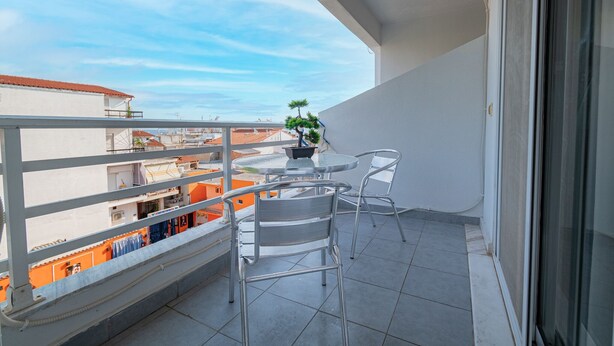 Interior - Cinema Flat by Rentalspro (Nea Propontida)