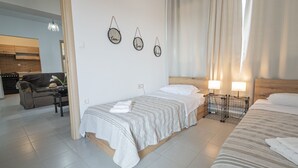 Interior - Cinema Flat by Rentalspro (Nea Propontida)