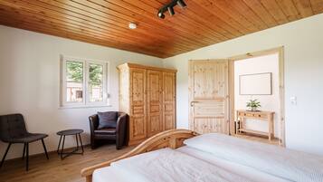 3 Schlafzimmer, BĂŒgeleisen/BĂŒgelbrett, WLAN, BettwĂ€sche