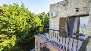 Front of property - Twin Castles Right Maisonette by Rentalspro (Kassandra)