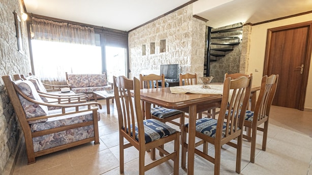 Interior - Twin Castles Right Maisonette by Rentalspro (Kassandra)