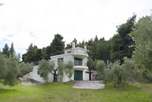 Front of property - Vetas Vintage Villa by Rentalspro - Akti Elia (Sithonia)