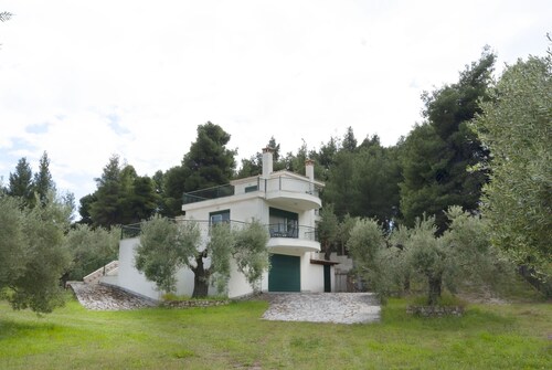 Vetas Vintage Villa by Rentalspro - Akti Elia