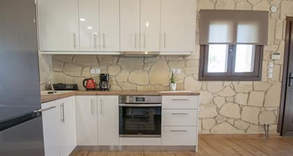 Ikarion Village Home by Rentalspro