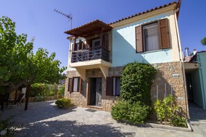 Front of property - Villa Clairy By Rental Pro Nikiti Halkidiki (Sithonia)