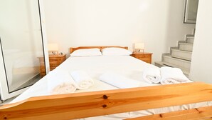 Interior - Three Sisters House by Rentals Pro - Mola Kalyva (Kassandra)