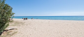 Tommy Seafront No 6 by Rentalspro - Nea Flogita