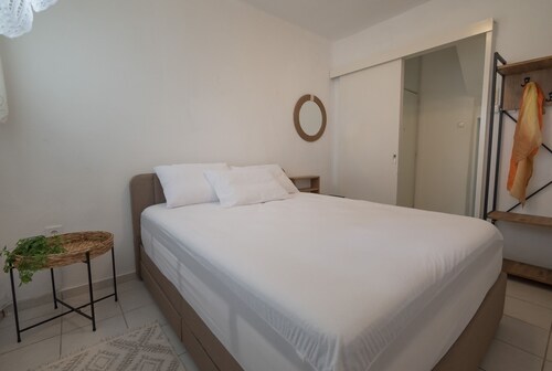 Sunny Breeze Maisonette by Rentals Pro