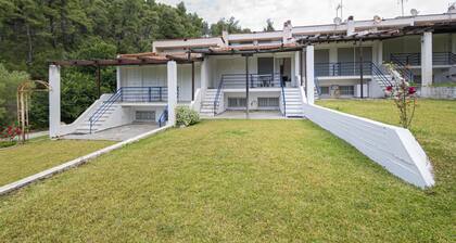 Sunny Breeze Maisonette by Rentals Pro