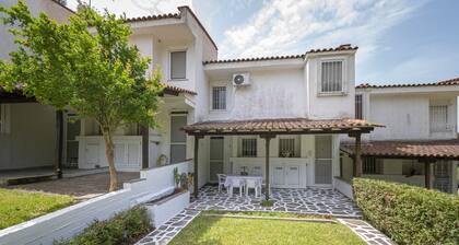Sunny Breeze Maisonette by Rentals Pro