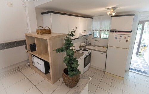Sunny Breeze Maisonette by Rentals Pro