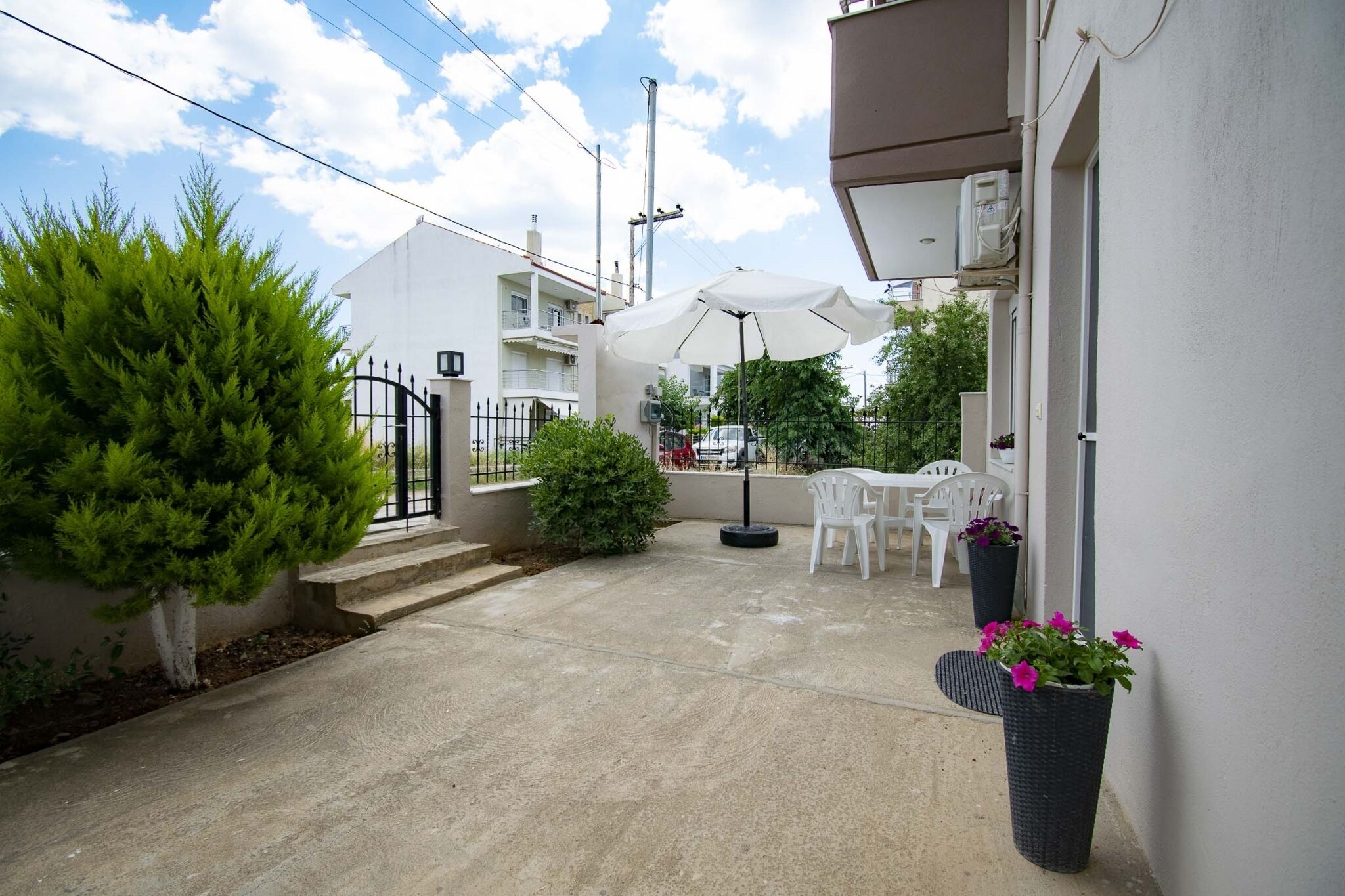 ด้านหน้าที่พัก