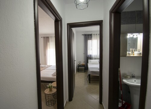 Violeta Apartment by Rentalspro