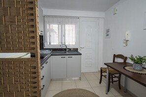 Interior - Tommy Seafront No 1 by Rentalspro - Nea Flogita (Nea Propontida)