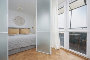 3 bedrooms, desk, iron/ironing board, travel cot - Al. Niepodległości 245 | Apartment | City Center (Warszawa)