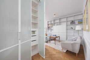 TV, offices - Al. Niepodległości 245 | Apartment | City Center (Warszawa)