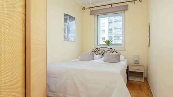 1 bedroom, iron/ironing board, travel crib, WiFi
