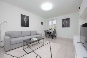 TV - Armii Krajowej 22 | Unique apartment | Wi-Fi (Pruszków)