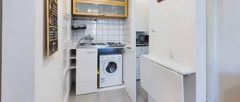 Fridge, microwave, stovetop, toaster