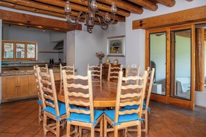 Casa familiar, vista al lago | Comedor