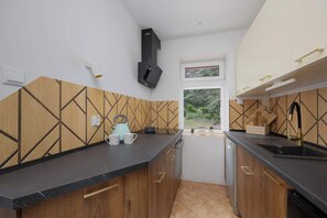 Fridge, microwave, oven, stovetop