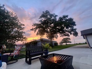 Property grounds - Lakeshore Landing | Modern | Spacious Family House (St. Cloud)