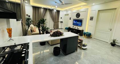 Charming 2-bedroom apartment with WiFi, AC in lovely Islamabad