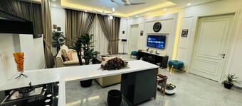 Charming 2-bedroom apartment with WiFi, AC in lovely Islamabad