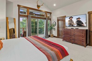 3 Schlafzimmer, Schreibtisch, Bügeleisen/Bügelbrett, Reisekinderbett