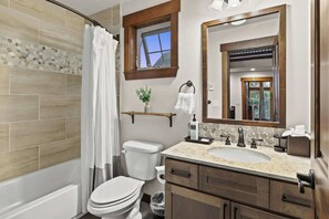 Ducha, secador de pelo, toallas