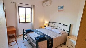 1 chambre, fer et planche à repasser, lit parapluie, Wi-Fi gratuit