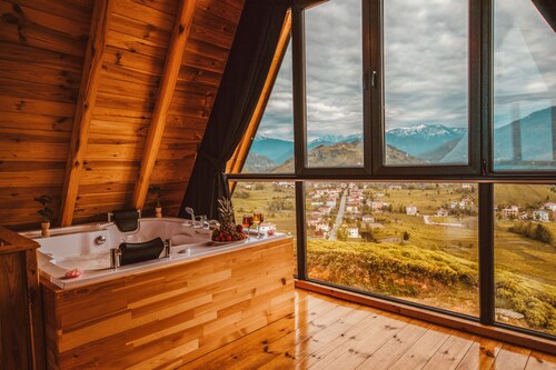geniş teraslı doğanın kalbinde şehire yakın bungalow