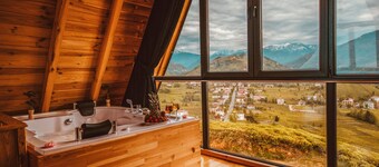 geniş teraslı doğanın kalbinde şehire yakın bungalow